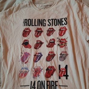 $10 off $60 ⭐️ Urban outfitters Rolling Stones tour 2014 t-shirt